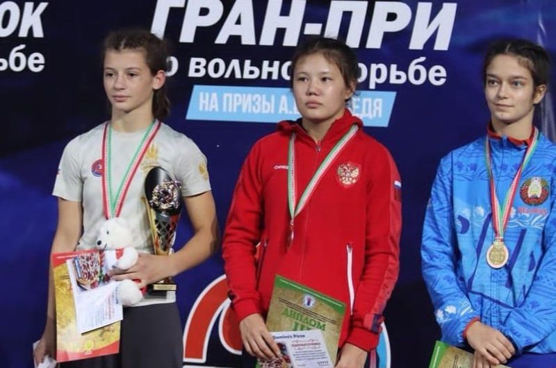 Спортсменки Прибайкалья привезли медали с турнира по вольной борьбе «Медвежонок»